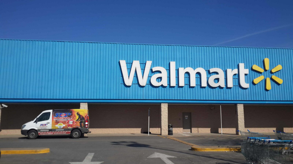 Mantenimiento al centro de monitoreo de la empresa Walmart Parana