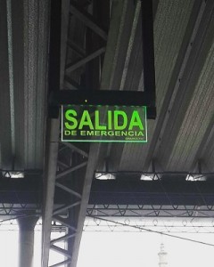 Instalacion de Semáforo con barreras infrarrojas y Carteles de emergencia LED – Cochera